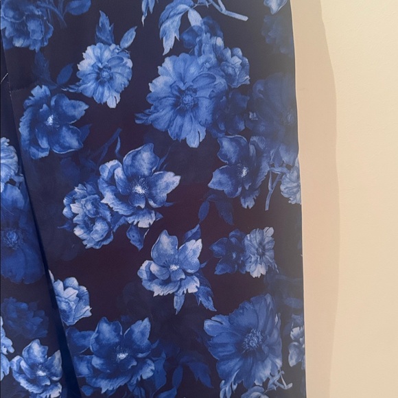Alice + Olivia Blue Floral Pants. Size 12. - Picture 2 of 12